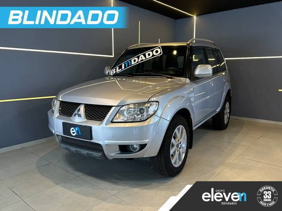 MITSUBISHI PAJERO TR4 2.0 4X4 16V 140CV FLEX 4P AUTOMÁTICO MITSUBISHI PAJERO TR4 2.0 4X4 16V 140CV FLEX 4P AUTOMÁTICO